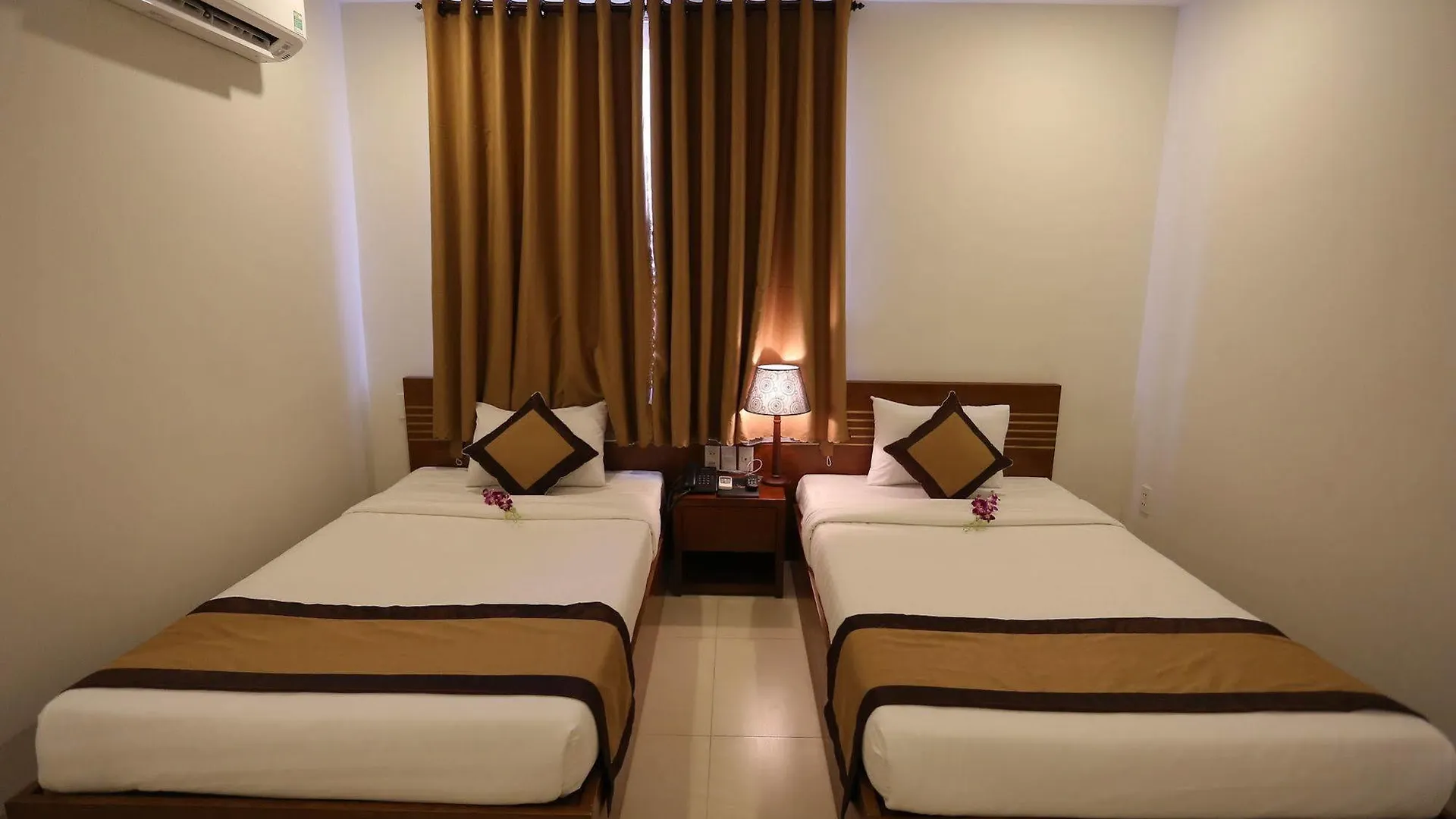 Golden Light Da Nang Hotel