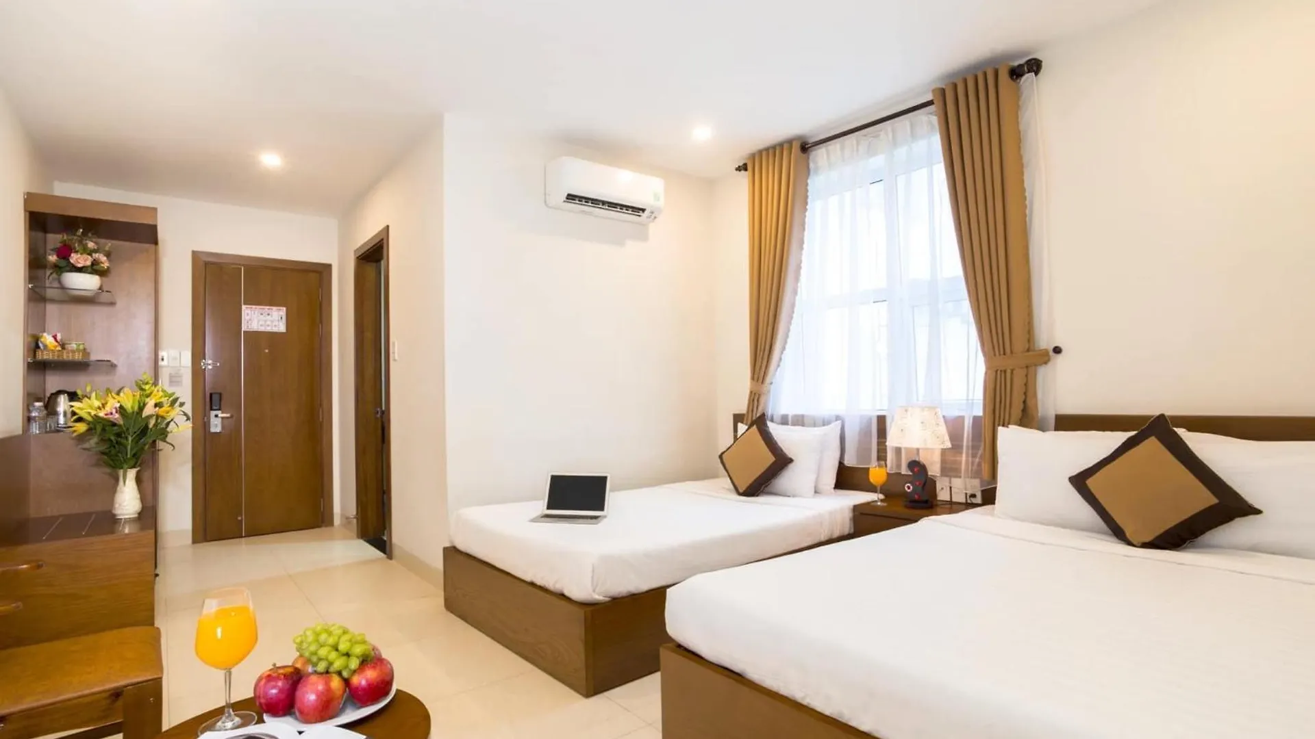 Golden Light Da Nang Hotel