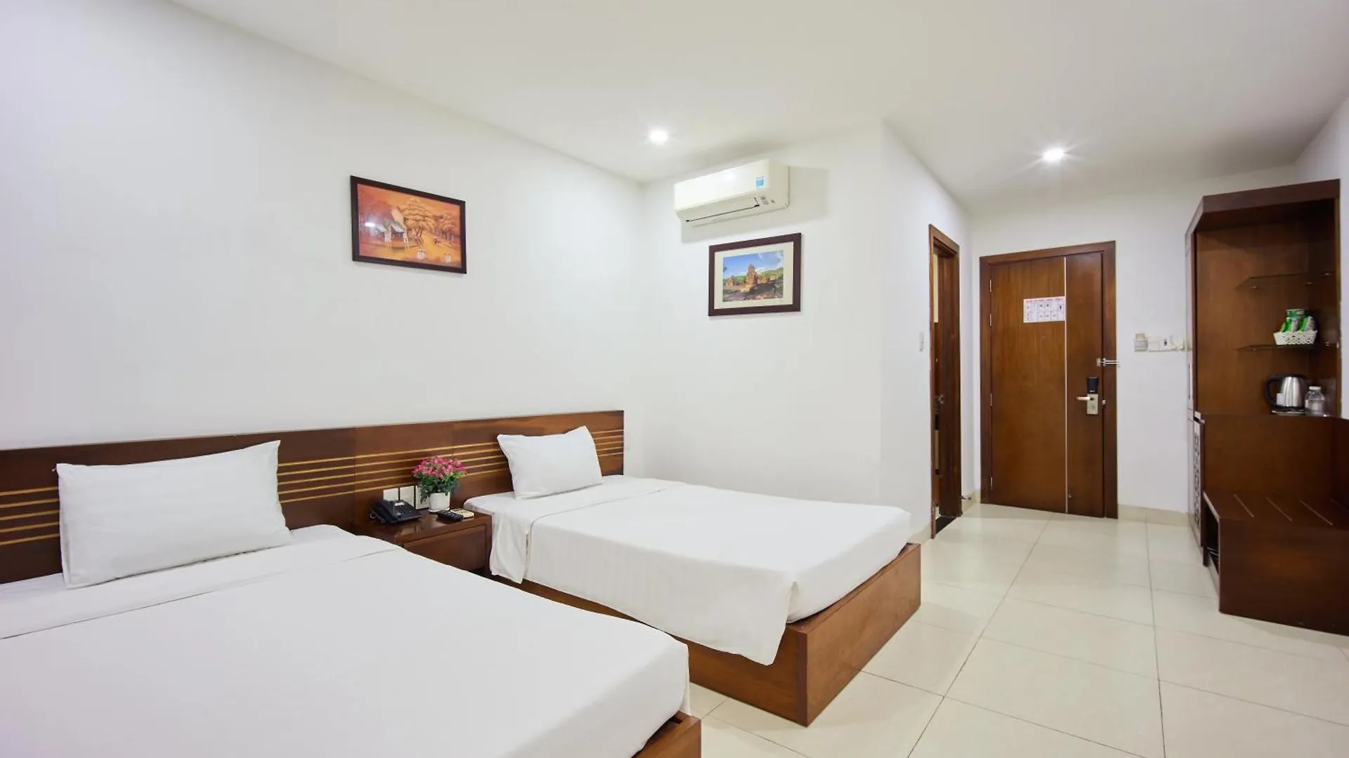 Golden Light Da Nang Hotel
