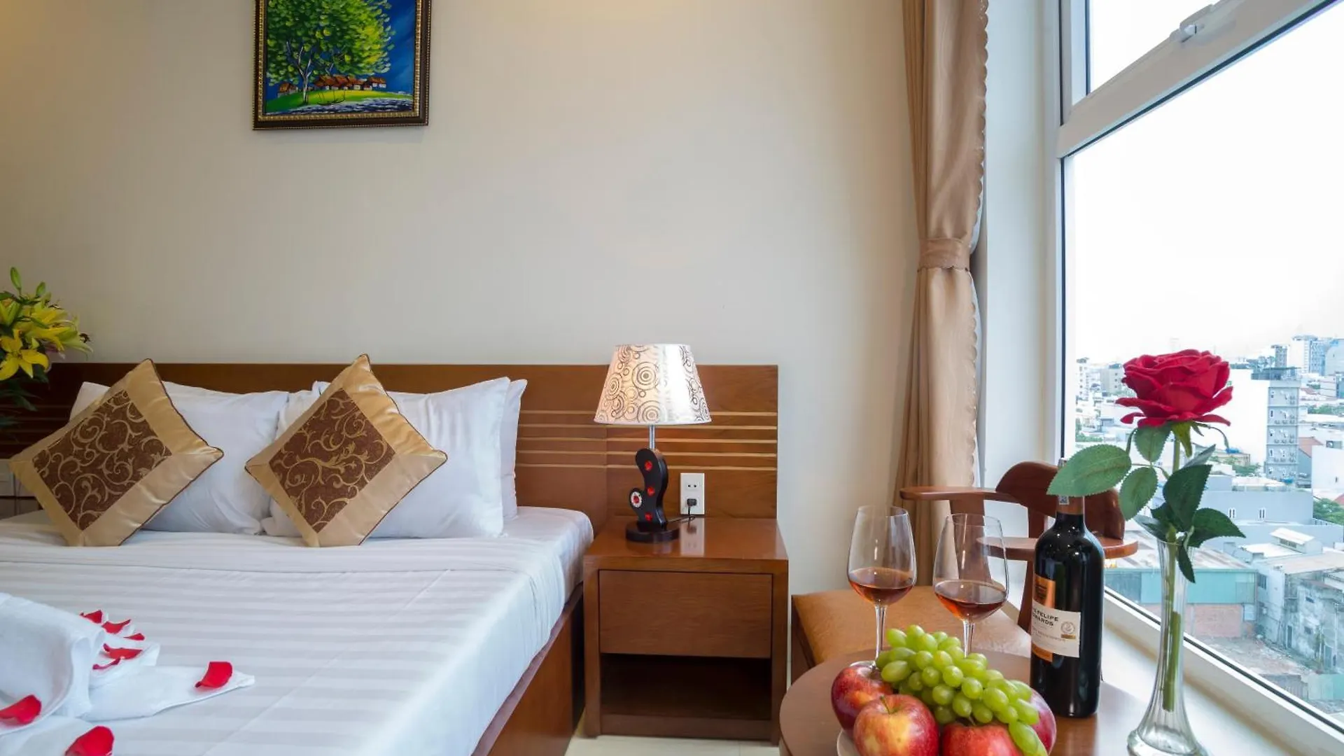 Golden Light Da Nang Hotel