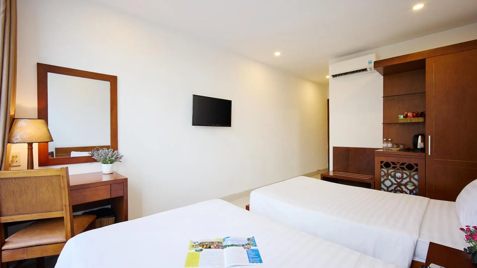 Golden Light Da Nang Hotel
