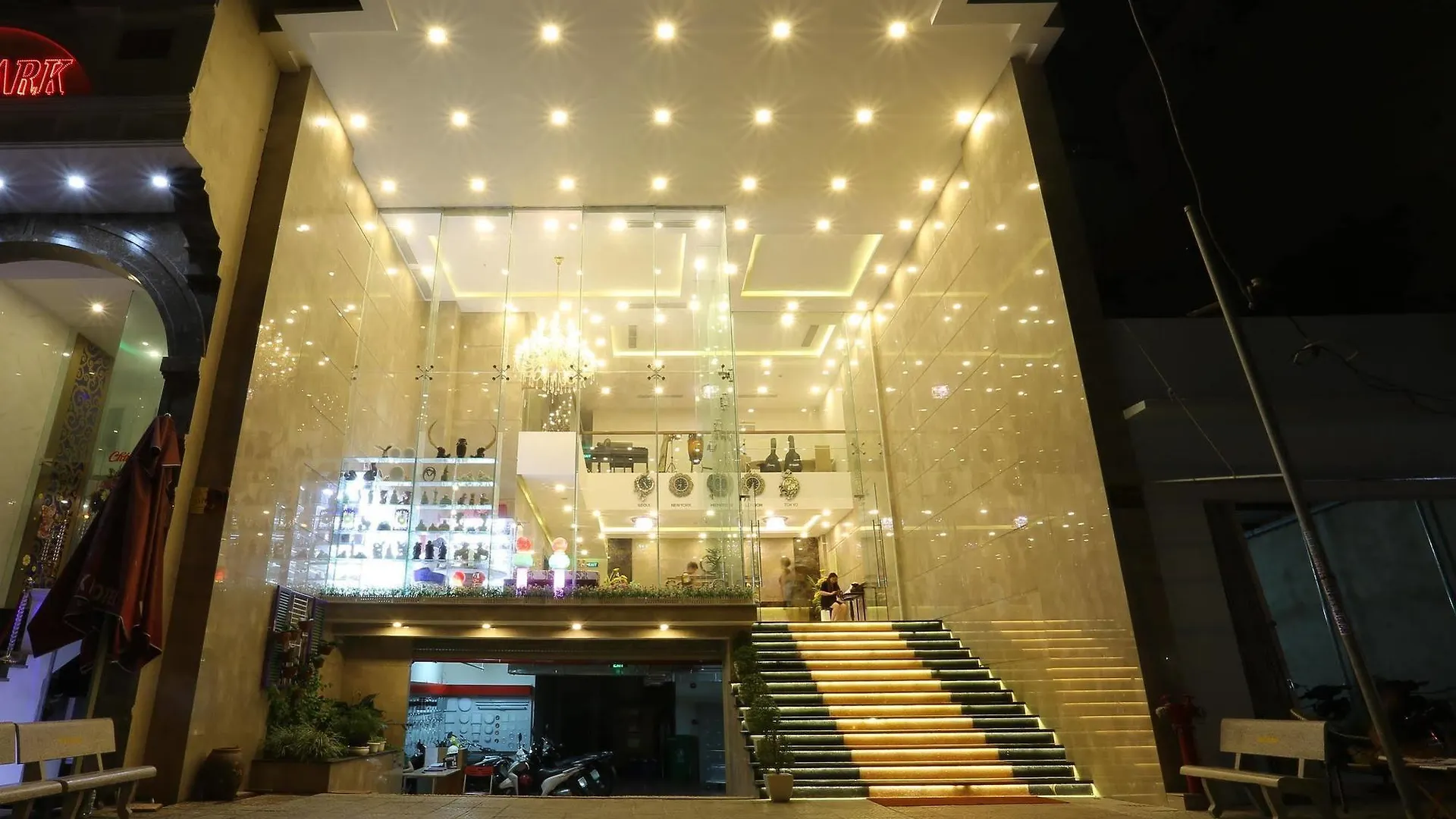 Golden Light Da Nang Hotel Vietnam